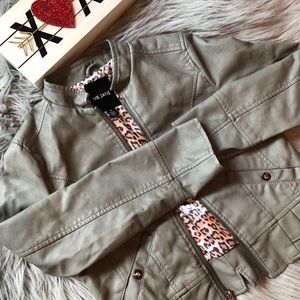 Adorable NWOT Leatherette Jacket By Me Jane